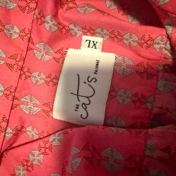 The Cat’s Pajamas Pink Notched Collar Pajama Top and Bottom Set - Picture 9 of 11